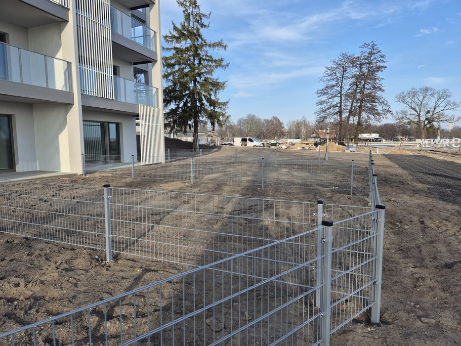 Sprzedaż I montaż paneli 3d,2d,palisady I siatki oraz drewniane