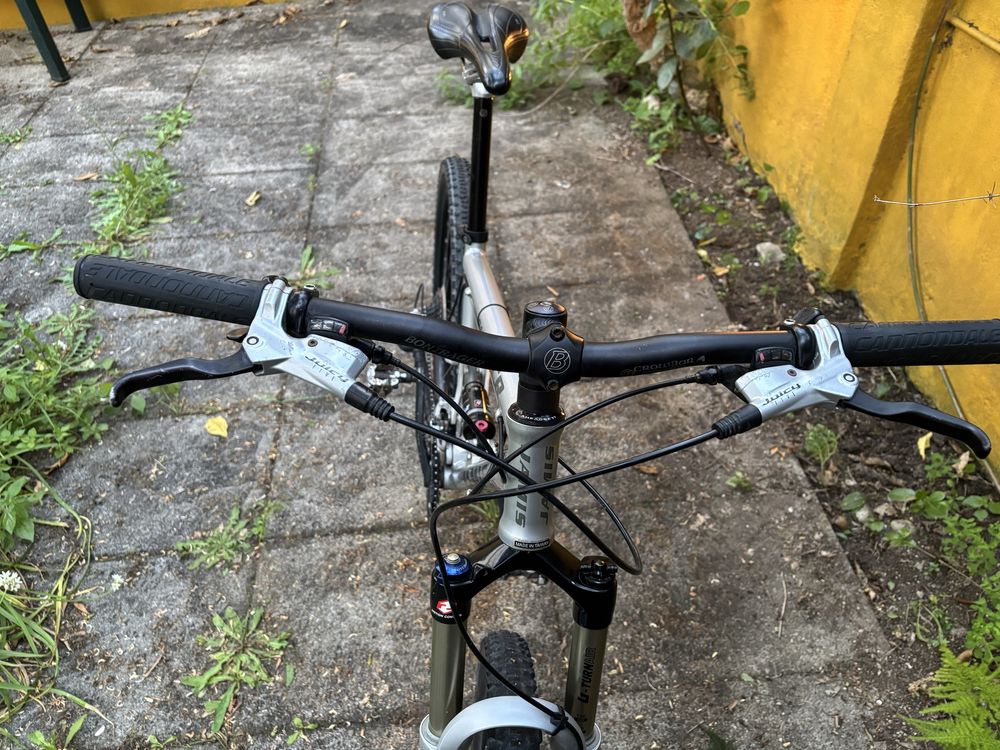 Bicicleta Btt suspensão total