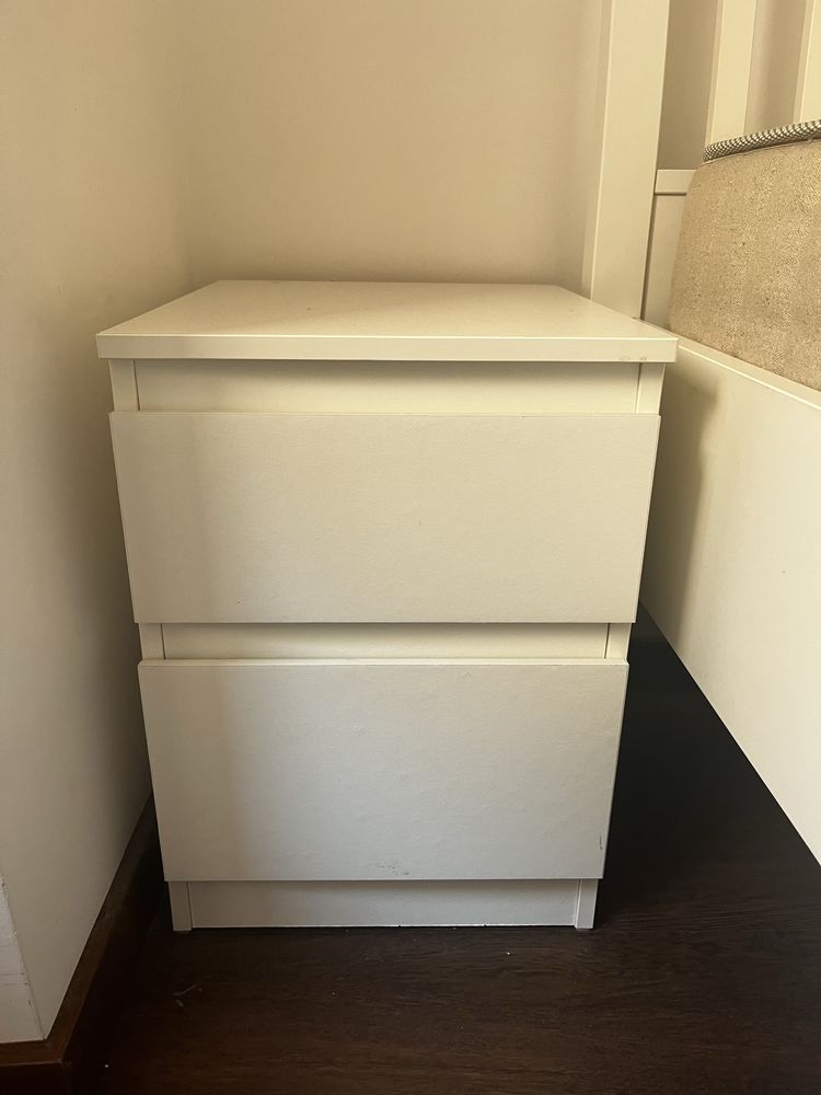 Mesa de cabeceira MALM com 2 gavetas