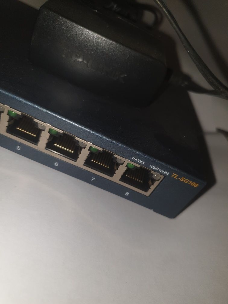 Switch TPlink SG108 8 portow