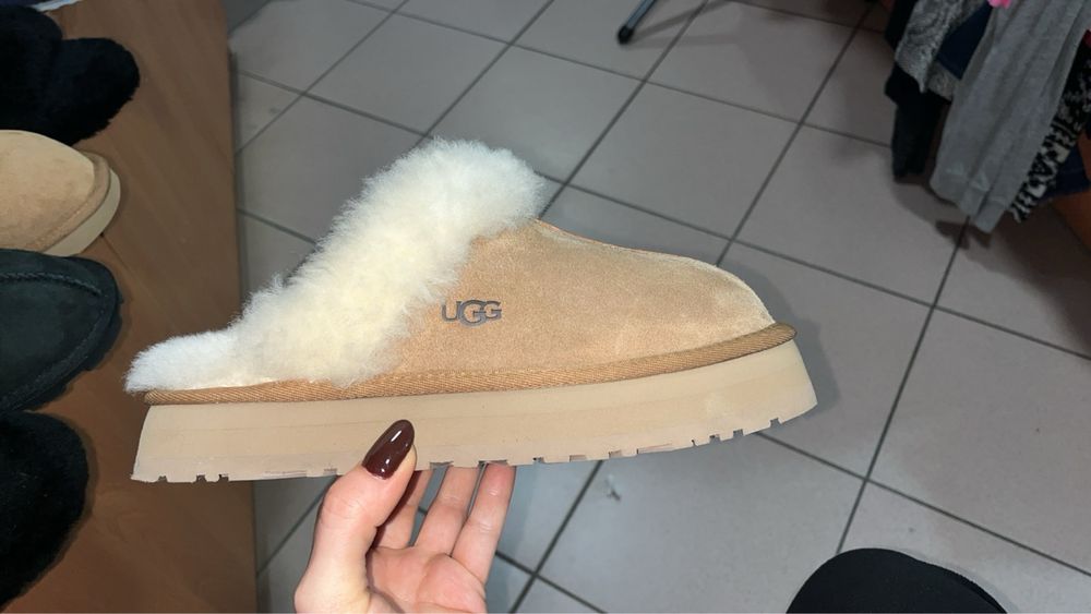 Оригінальні жіночі шльопанці Ugg. Розмір 39