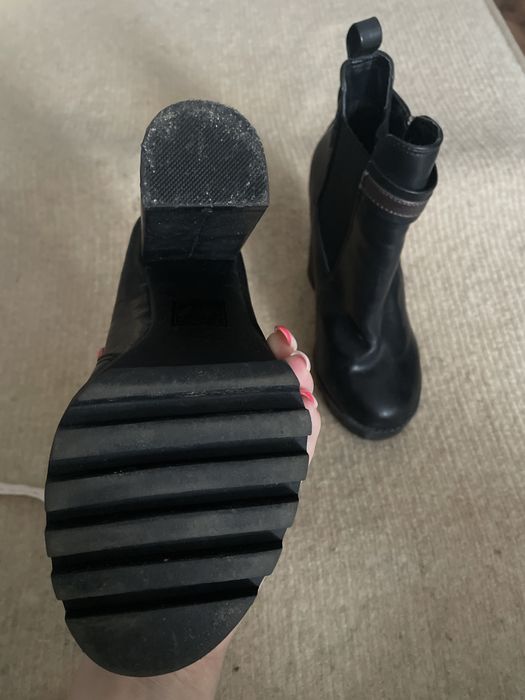 Buty na obcasie czarne 36 rozmiar  ze skorki