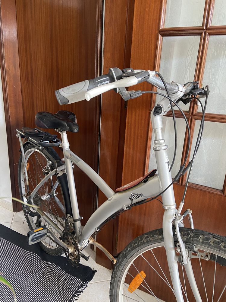 Vendo bicicleta de cidade roda 28