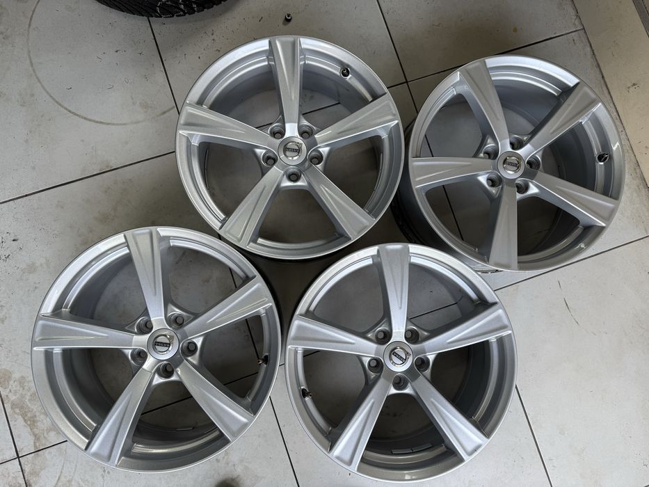 Felgi 18 5x108 ET42,5 8J Volvo