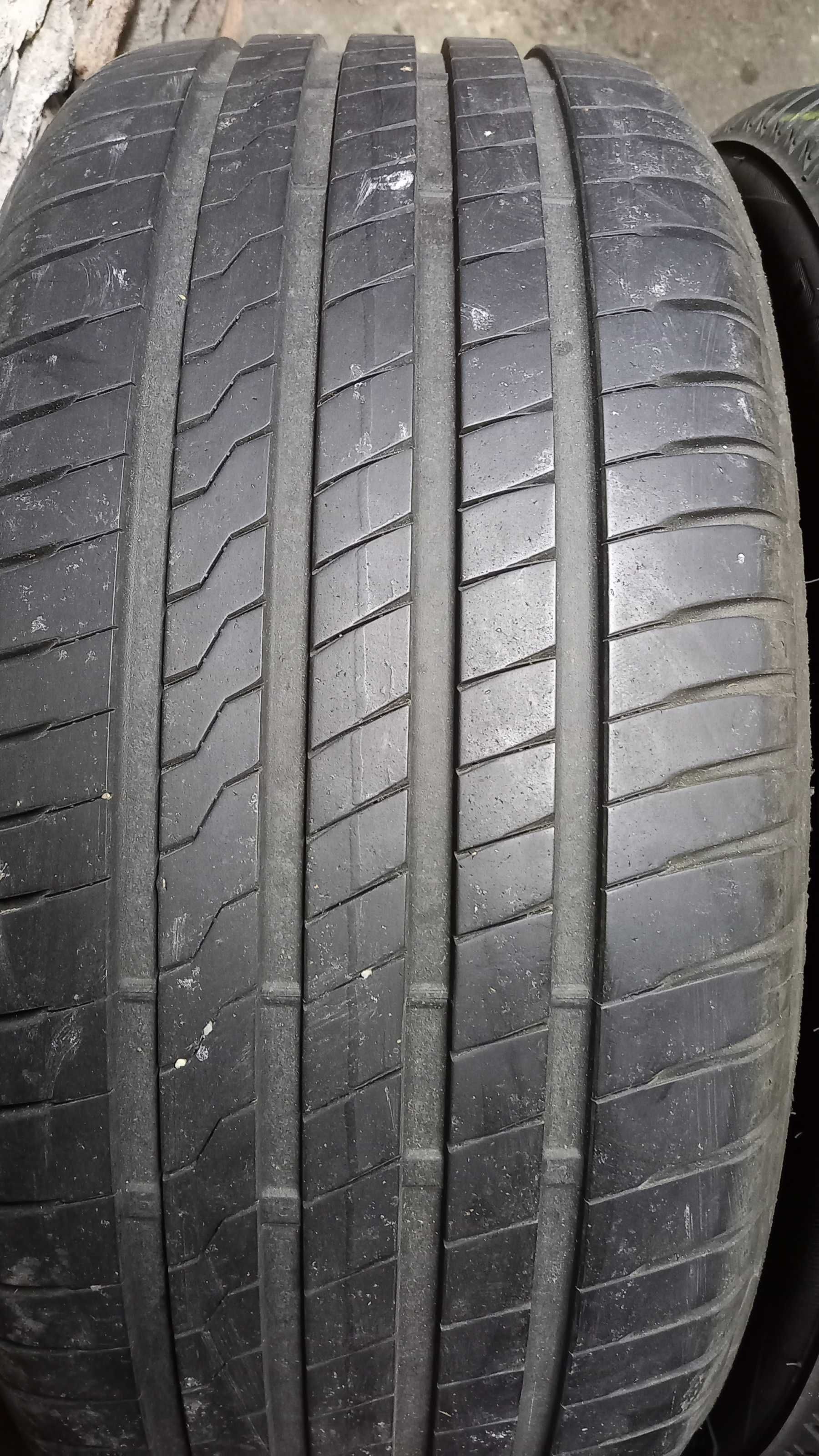 2szt. 245/45 R18 Firestone Roadhawk 100Y - lato.