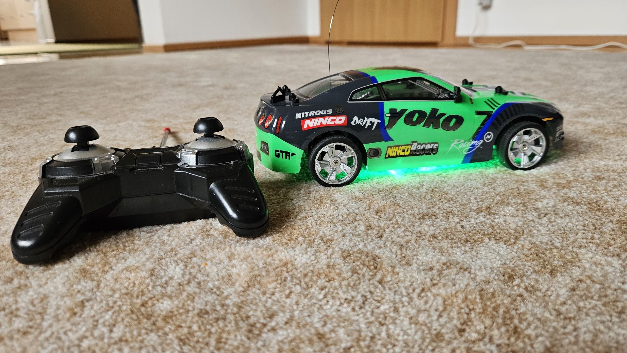 Ninco racer yoko auto ze zdalnym sterowaniem