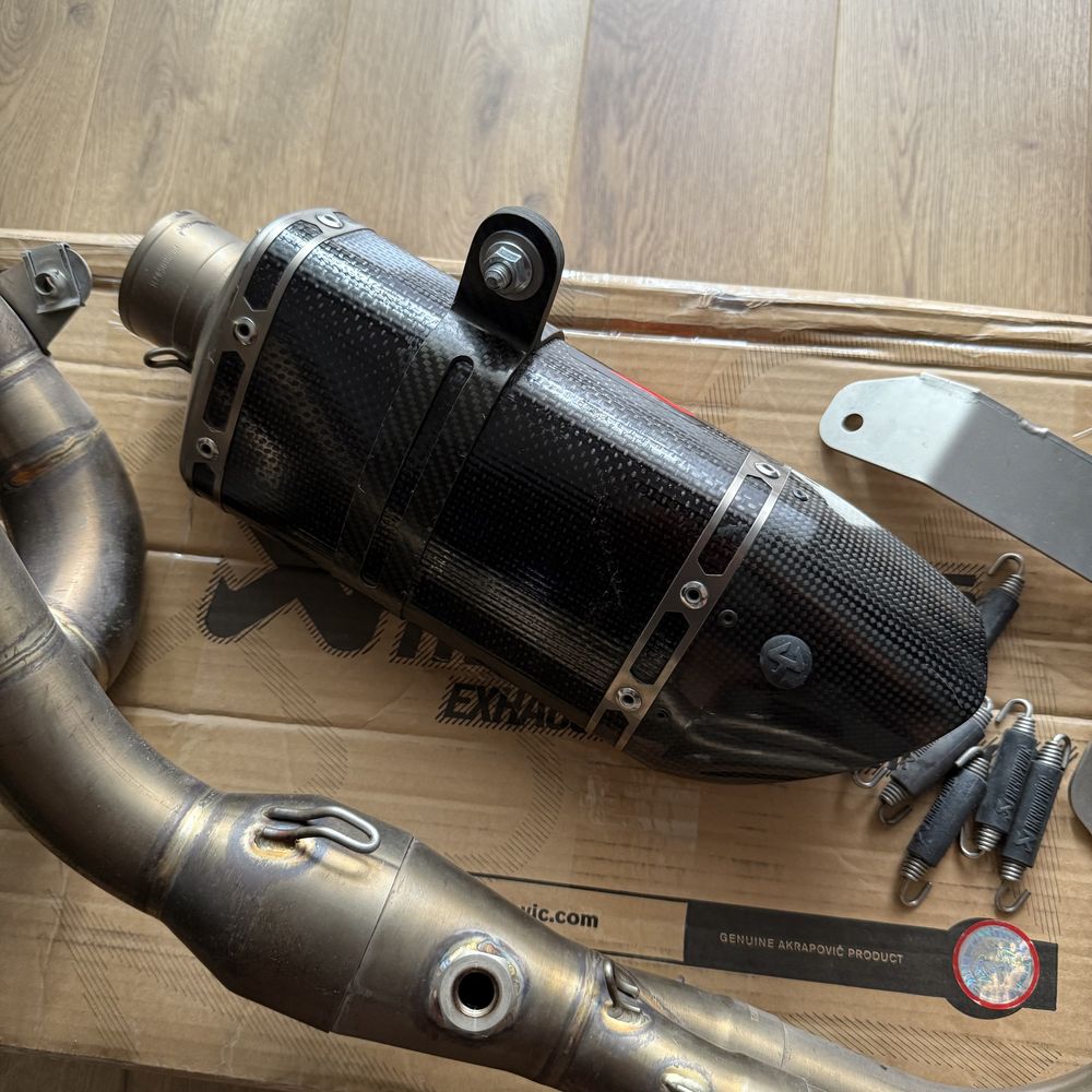 Escape Akrapovic Racing Line Carbono Yamaha CP2 MT07 Tracer 7 XSR 700