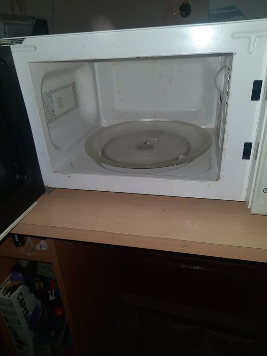 Микроволновка  Liberton.