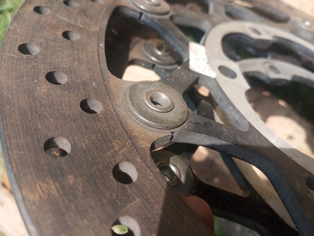 Tarcza tarcze 5 mm hamulcowe Suzuki GSXR 1000 K3 K4 K5 przód tył L4