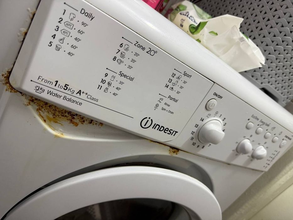 Стіральна машина INDESIT