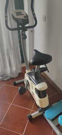 Bicicleta fitness BH