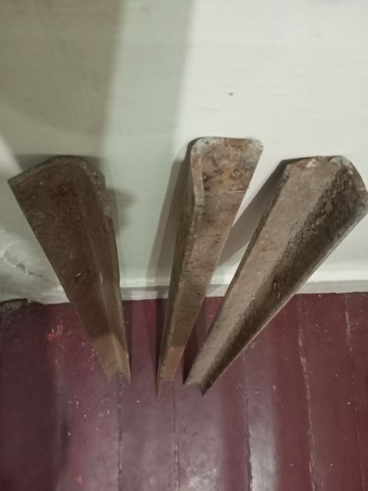 Продам металлические уголки.