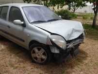 Renault Clio sinistrado