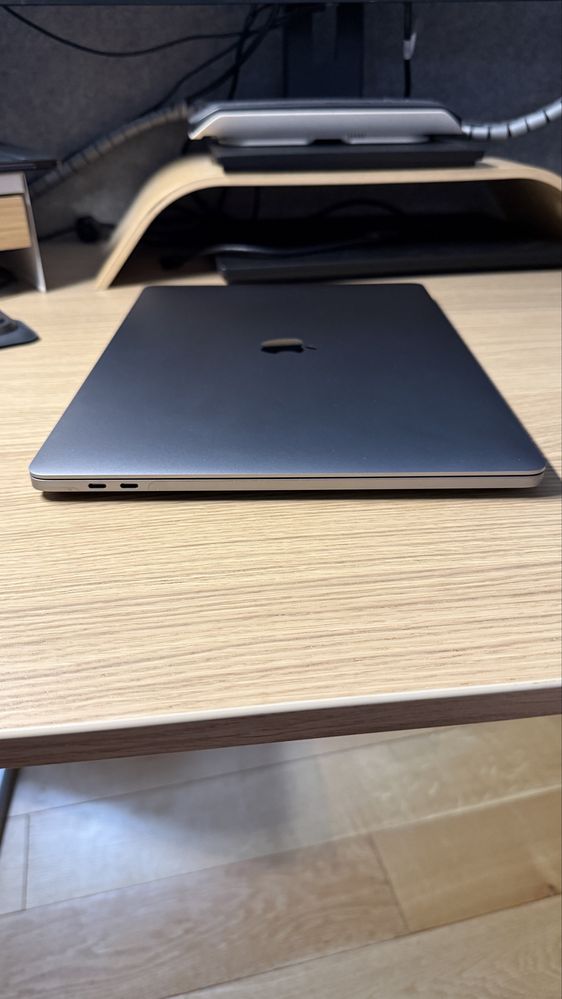 MacBook Pro 16-calowy 2019, 512GB, 16RAM, i7 AMD Radeon Pro 5300M