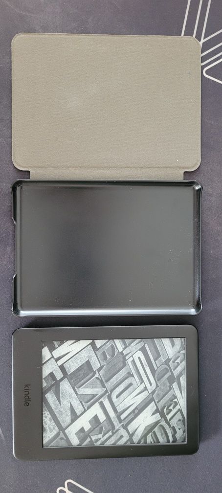 Amazon Kindle 10th gen + etui