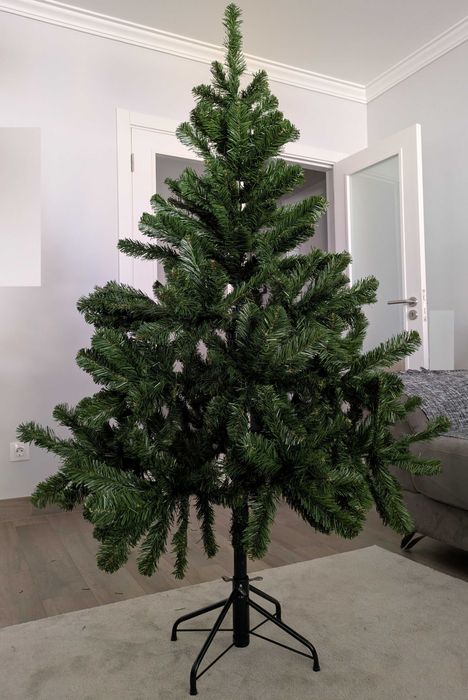 Árvore de Natal Usada Em Bom Estado [A=1,60 m, L=1,00m]