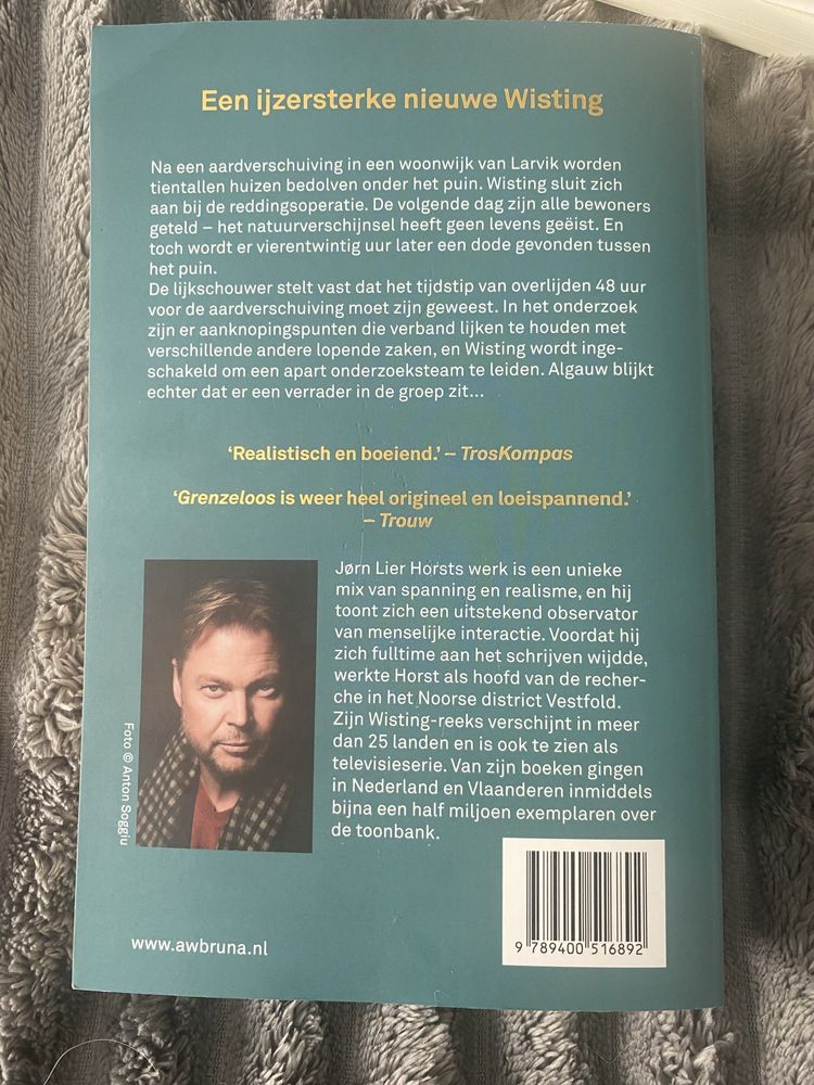 Sprzedam ksiazke po niemiecku Horse jorn Hier