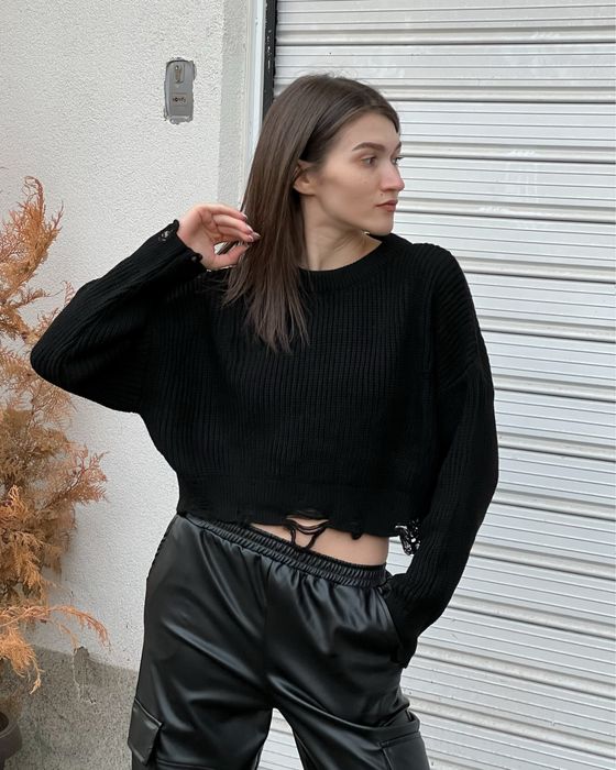 Светр чорний «рваний» НОВИЙ. Onesize