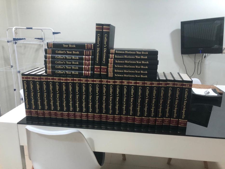 Collier’ s Encyclopedia