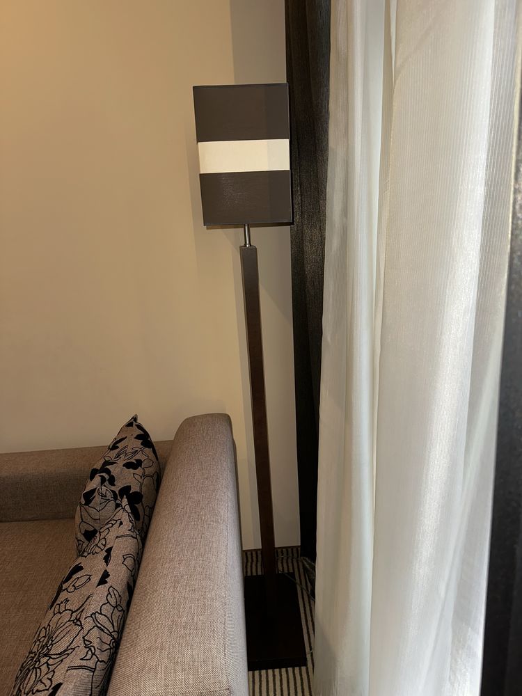 Lampa wolnostojąca wysoka