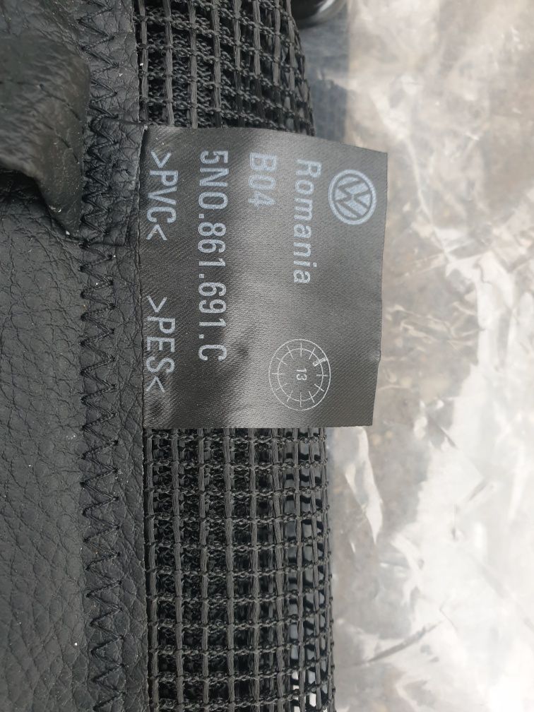 Siatka oddzielająca bagaż VW Passat B8 Kombi żaluzja