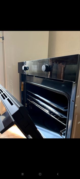 Духова  шафа  Whirlpool OMK58HU1B.