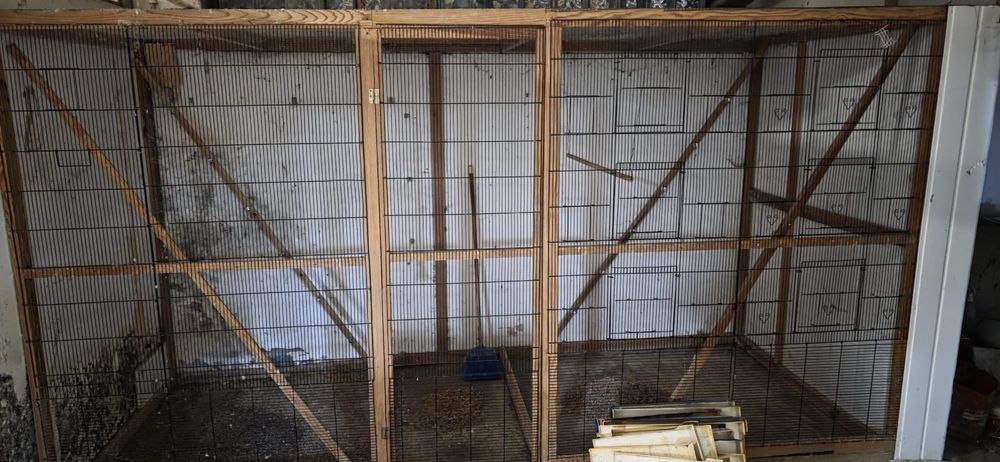 Ofereço material e gaiolas para pássaros a quem vier levantar