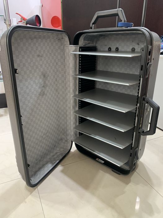 Mala para transportar sapatos com divisórias reguláveis