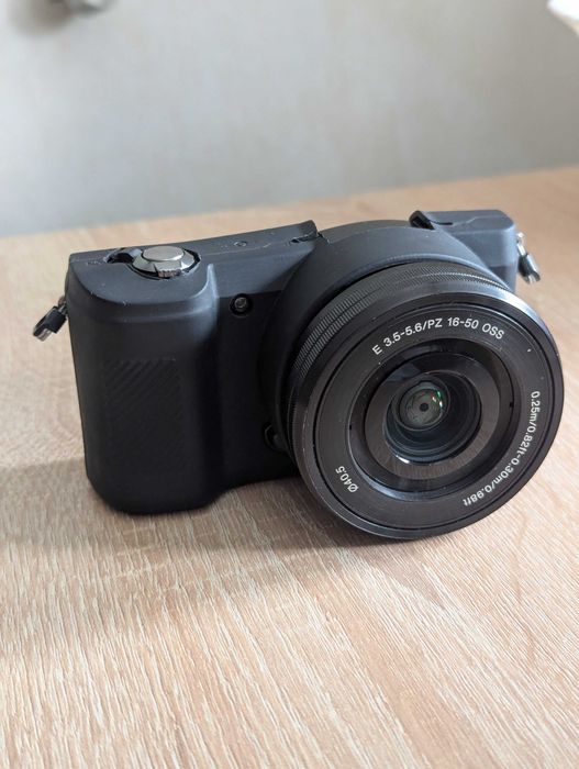 Sony a5000 + об'єктив 16-50