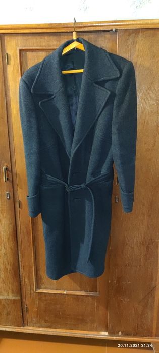 Продаётся пальто