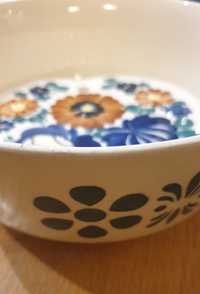 porcelanowe naczynia / ceramika/ pięknie zrobionia kwiatowe