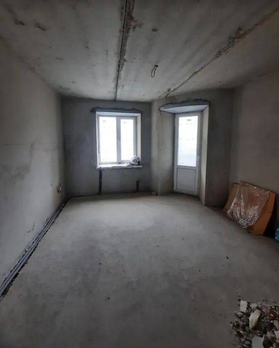 Продаж 4к квартири 115 кв. м на вул. Євгена Коновальця