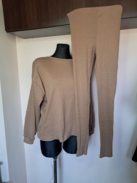 Komplet prazkowany brązowy 40 42 Nowy