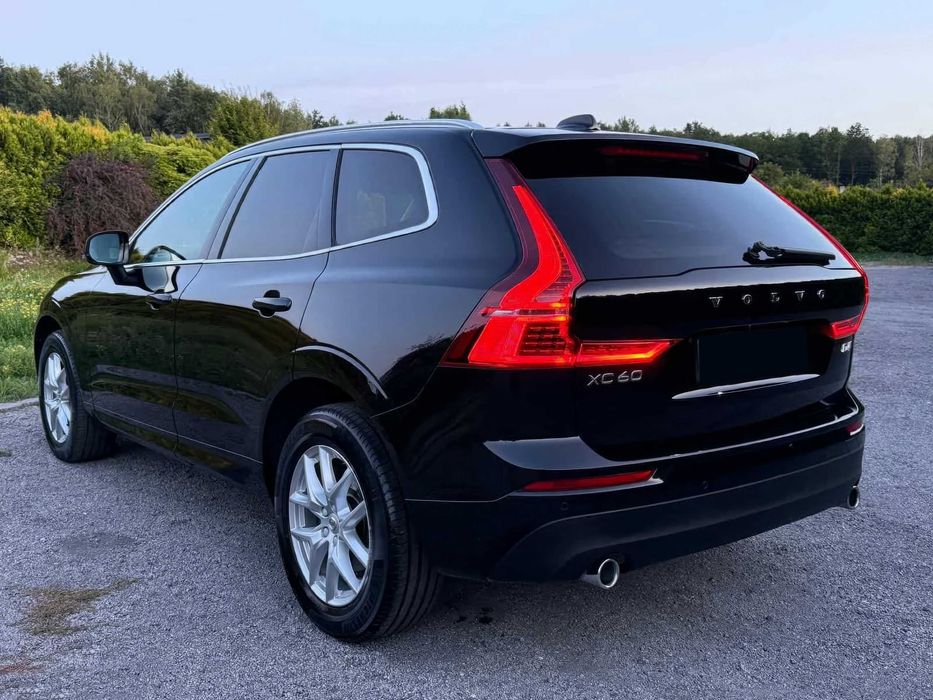 Volvo XC 60 D4 AWD Momentum      2018