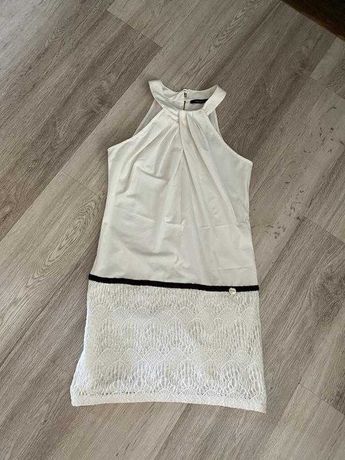 Платье белое с кружевом размер м