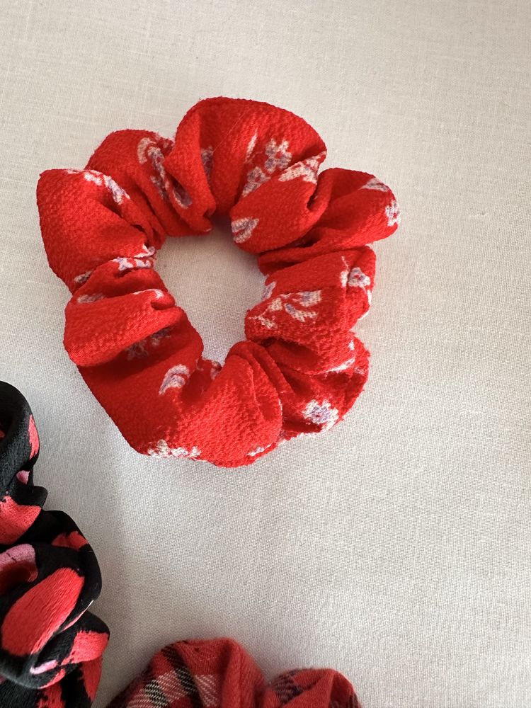 6 scrunchie motifs vermelho