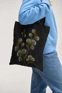 Eko torba z haftem, czarna piękne białe kwiaty