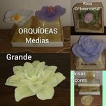 Velas artesanais em formato de flores. Vários modelos, cores e tamanho