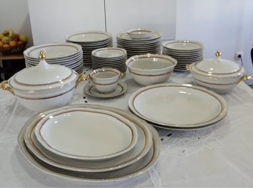 Serviço 126 peças de jantar café e chá porcelana Coimbra novo