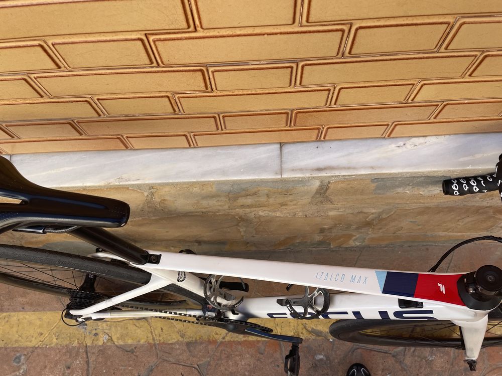 Focus Izalco 9.8 Max, Ultegra Inpeak