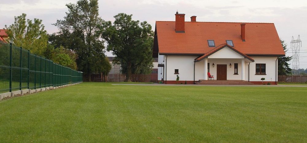 СЕКЦІЙНА ОГОРОЖА, панелі для огорожі