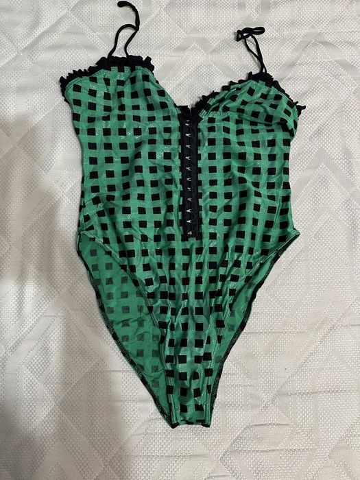 Суцільний літній купальник, монокіні