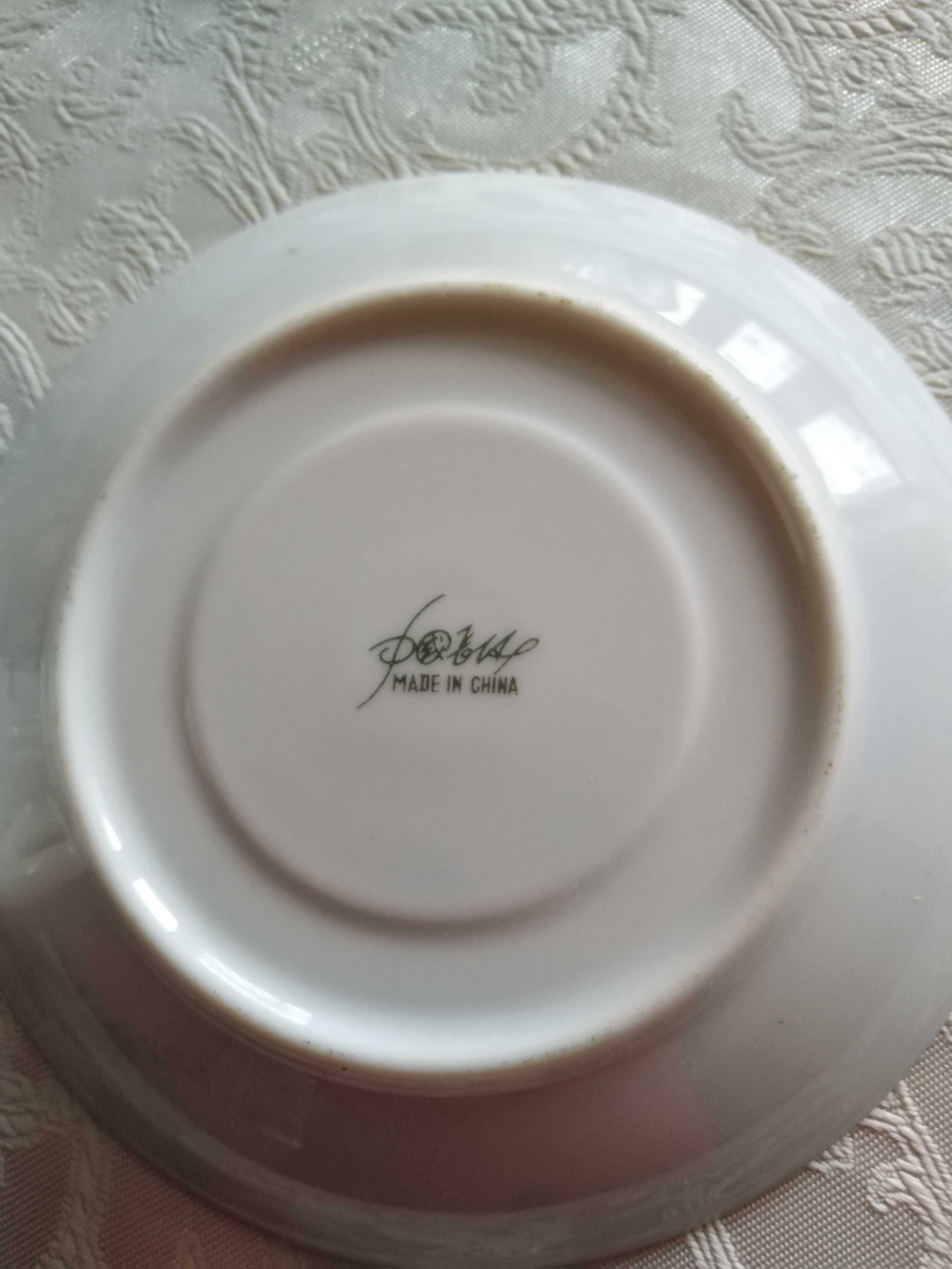 Serwis z chińskiej porcelany do ekspresso