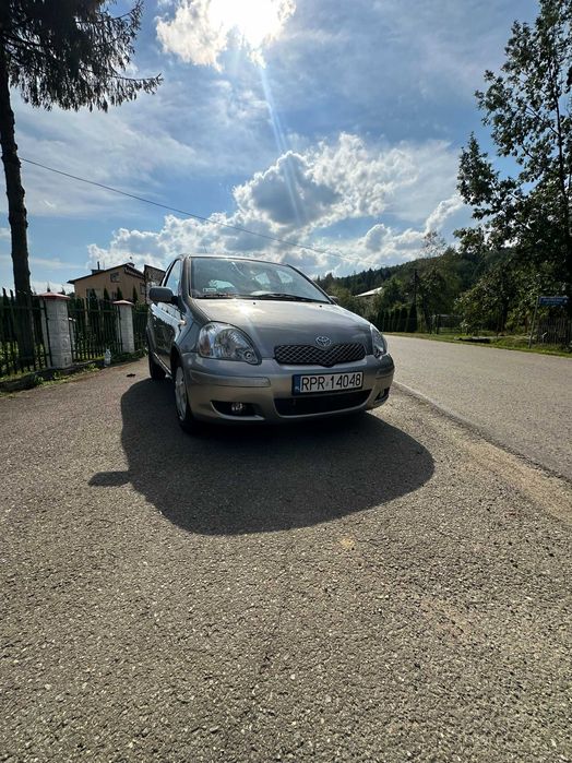 toyota yaris 1.0 vvti benzyna