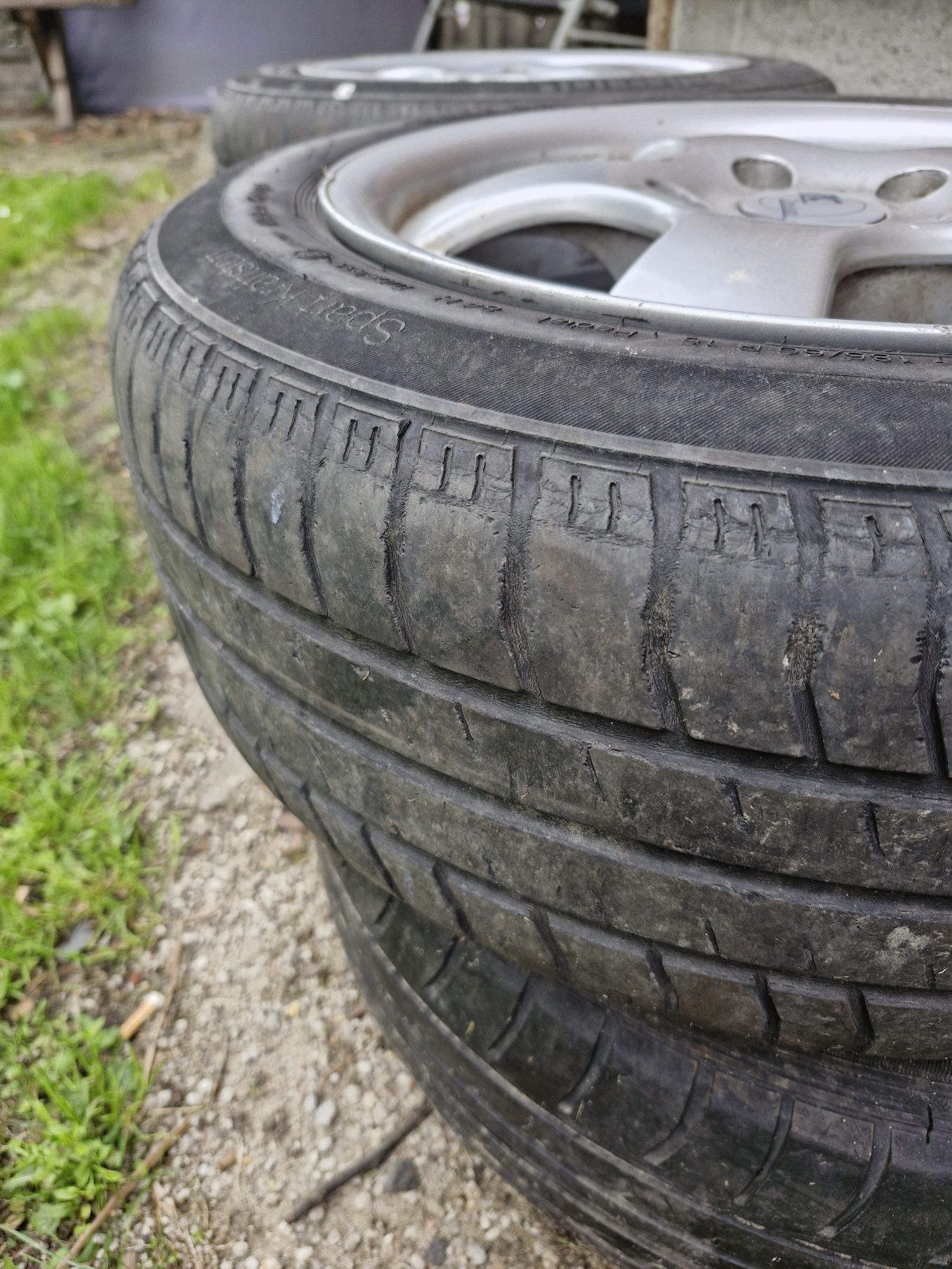 Kola na felgach 185/60 R15 84H