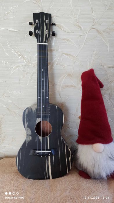 Укулеле-концерт.Канадских горіх.Дивовижне звучання. НОВА.