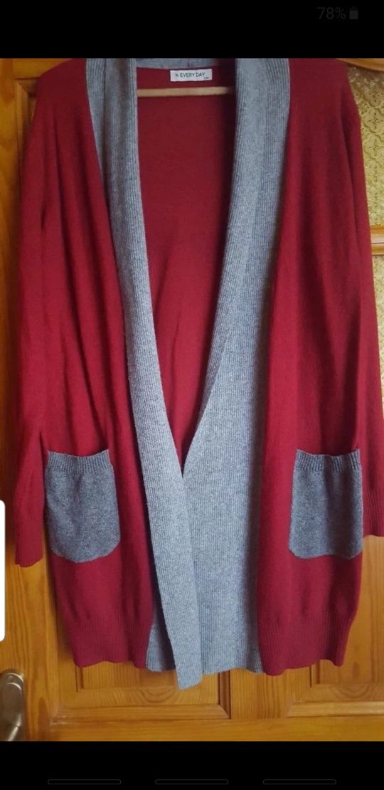 Sweter kardigan narzutka bordowy czerwony szara lamówka i kieszenie