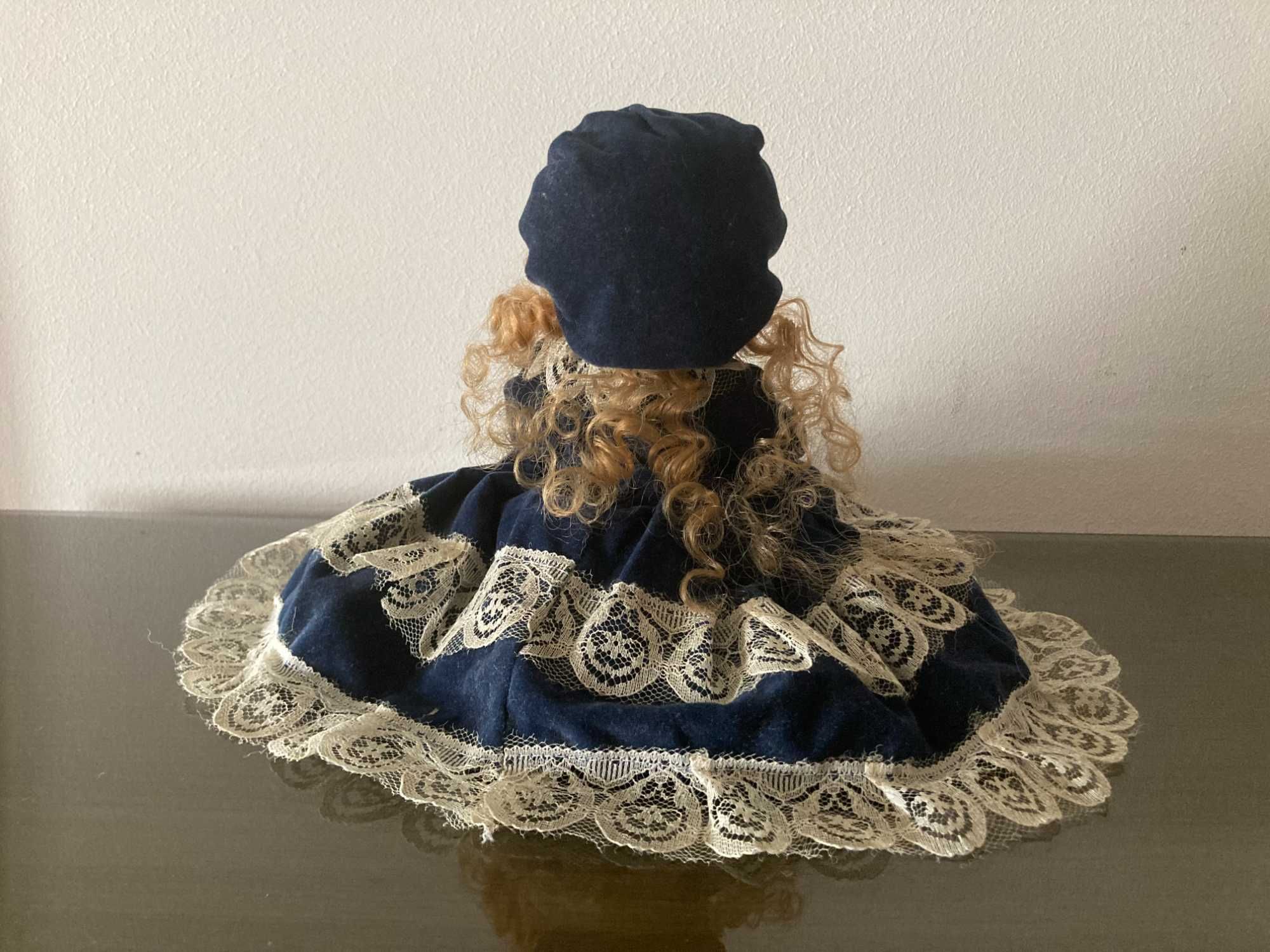 Boneca de porcelana