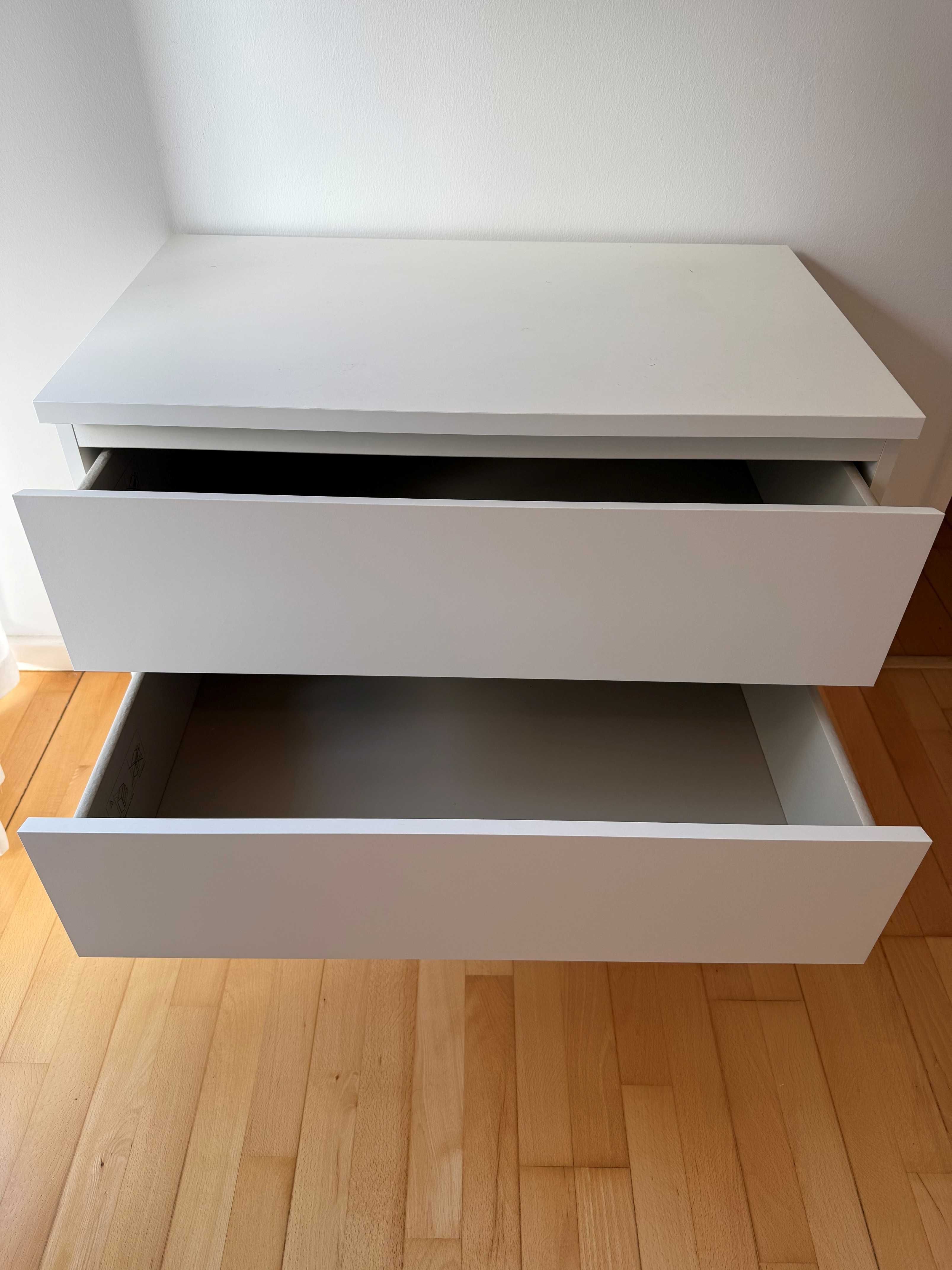 Cómoda Malm 3 gavetas em ótimo estado