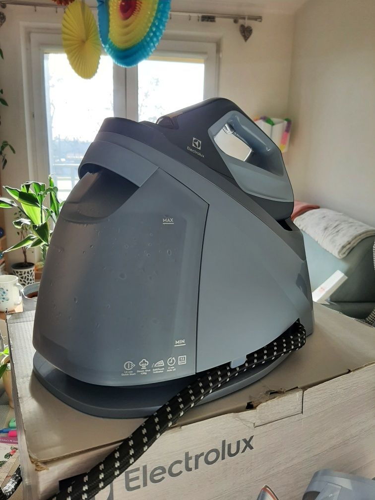 Do negocjacji | Stacja parująca Electrolux Renew 800